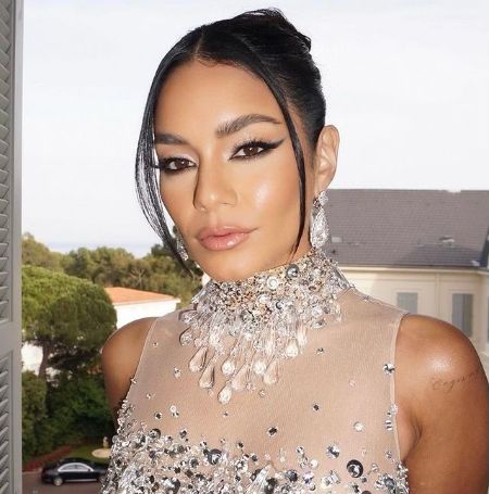 Vanessa Hudgens previously dated Austin Butler.